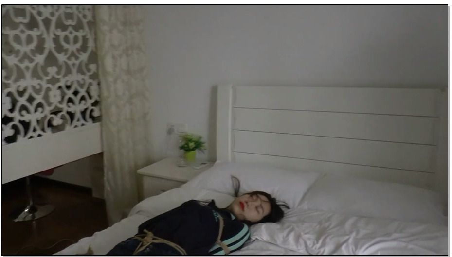 【美束映画】清纯女神落入魔爪 美女遭遇入室绑架 束手就擒大长腿捆绑堵嘴