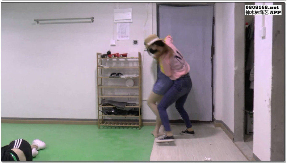 【美束映画】高利贷惊魂下集 ,姐姐欠债,却连累妹妹被蒙眼堵嘴捆绑当人质