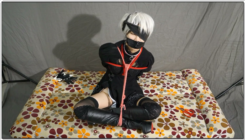 【美束映画】定拍小鱼 尼尔机械纪元同人COS 胡坐缚 丝袜套头口 挣扎