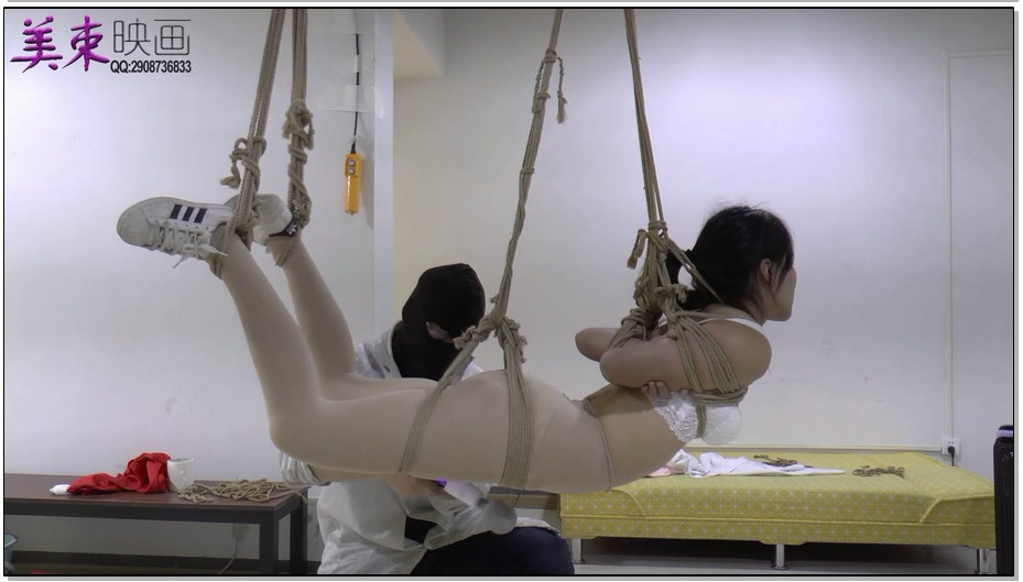 【美束映画】美女回家被入室劫持惨遭暴虐 贝壳头小婷多种花式绳艺玩弄