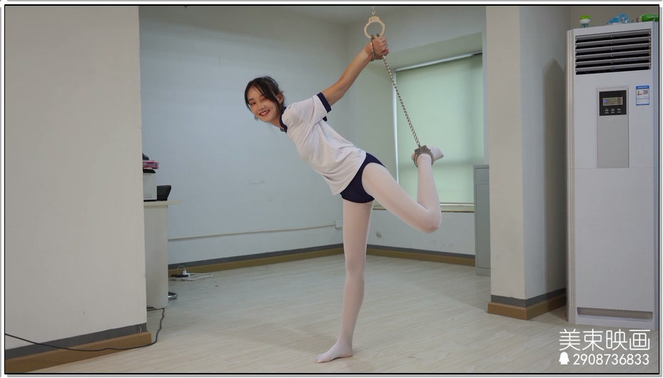 【美束映画】果果的学生装镣铐 清纯可爱的模特