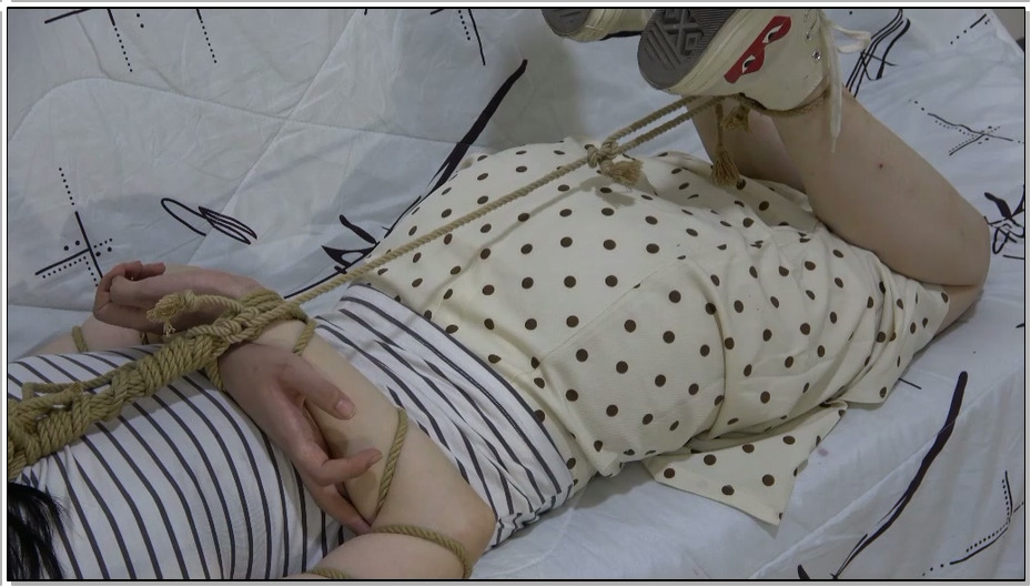 【美束映画】大学生小玉 反扭抓捕，扎带押解，反铐脚镣，五花大绑，驷马挣扎，打屁股