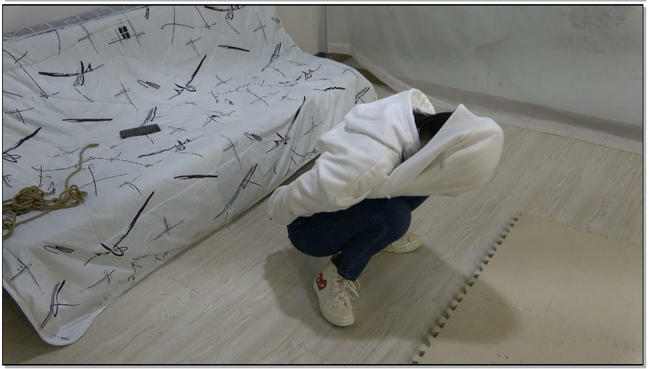 【美束映画】大学生小玉 反扭抓捕，扎带押解，反铐脚镣，五花大绑，驷马挣扎，打屁股