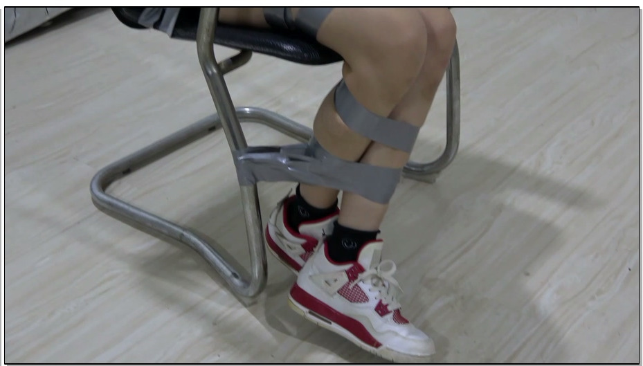 【美束映画】小luoli珊珊被入室抢劫紧缚捆绑 下