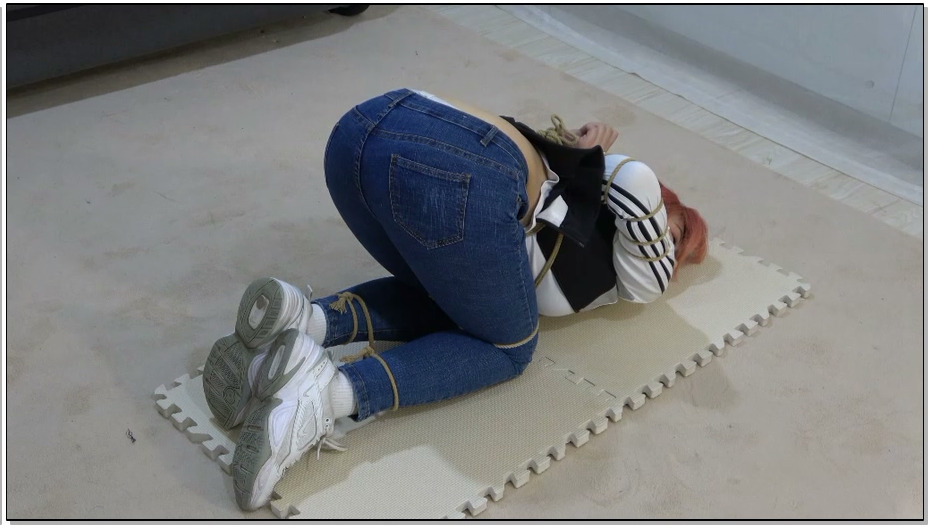 【美束映画】新模佳涵，身材不错，最主要的是比较耐绑。很敬业。柔韧性也不错