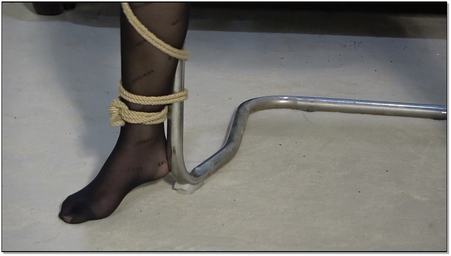 【美束映画】危险合同 上 大胸女贼和性感OL之间绳艺故事