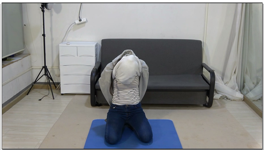 【美束映画】美女阿荣休闲运动装反铐，反扭，捆绑