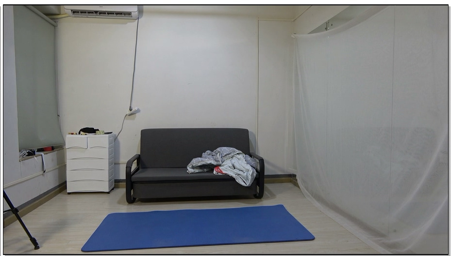 【美束映画】长腿女犯荣荣，可怜的表情让人看了很心疼。抓捕，反扭，手铐，扎带，光脚