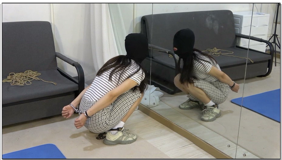 【美束映画】荣荣，邻家妹妹，清纯乖巧的样子很招人疼。反扭，手铐，脚镣，蒙头，堵嘴