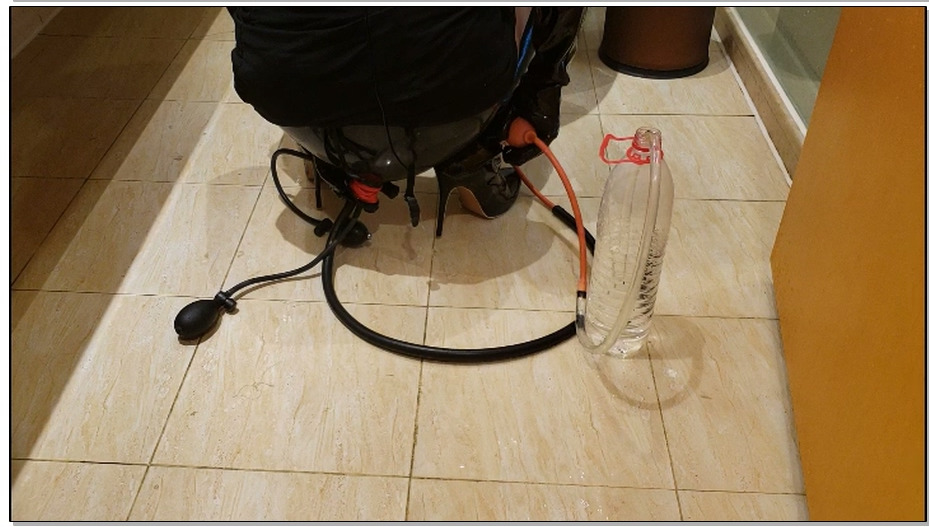 【曼陀罗】日常给母狗灌肠