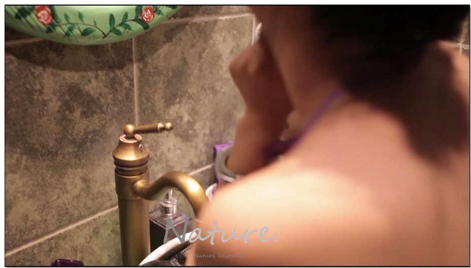 【nature】art 枷锁镣铐下的粉色肚兜