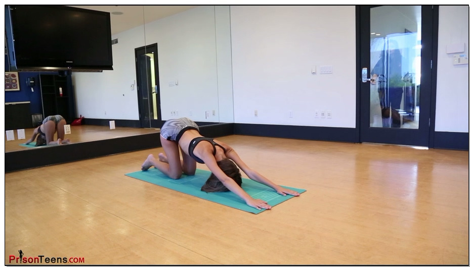 【年轻女犯】瑜伽少女Summer被逮捕两部 1