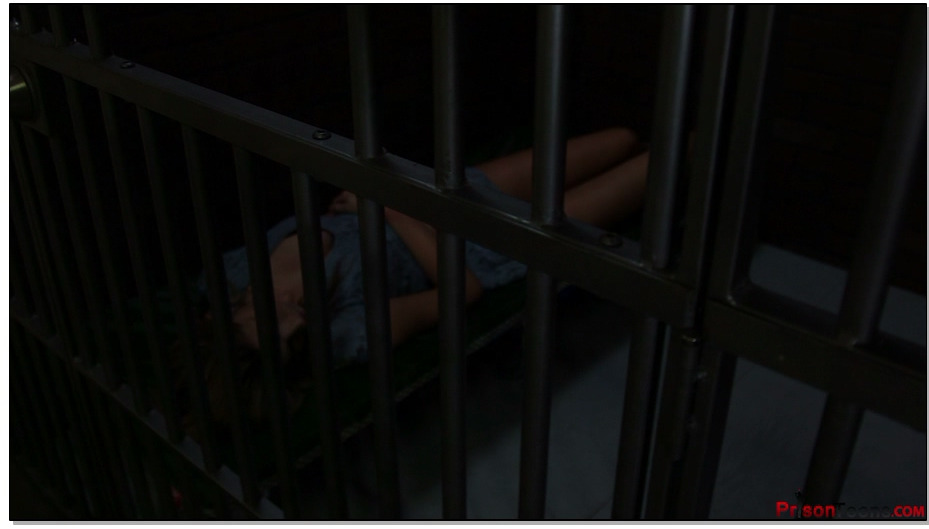 【年轻女犯】性感女犯Ava被逮捕关押 AvaHeldinCell