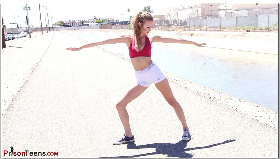 【年轻女犯】运动少女Summer被逮捕判刑入狱 1