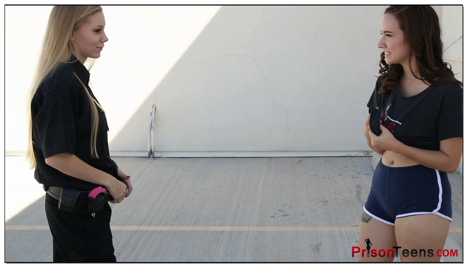 【年轻女犯】PeachMarie被捕两部 1