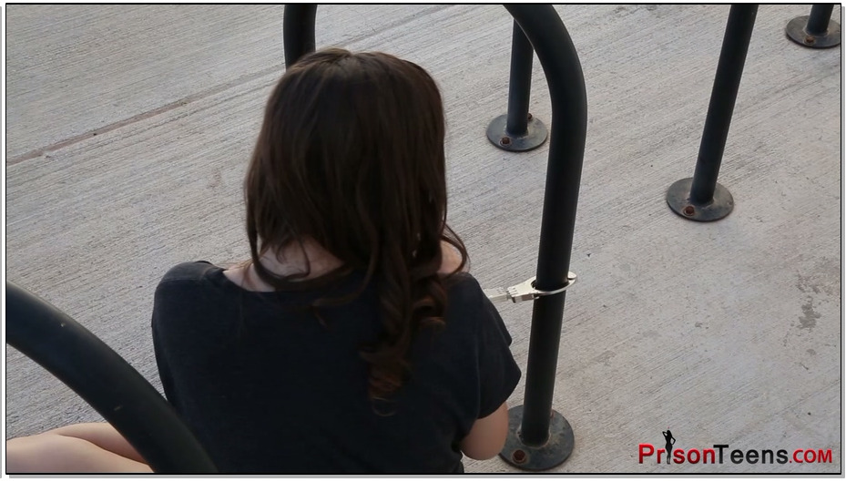 【年轻女犯】PeachMarie被捕两部 1