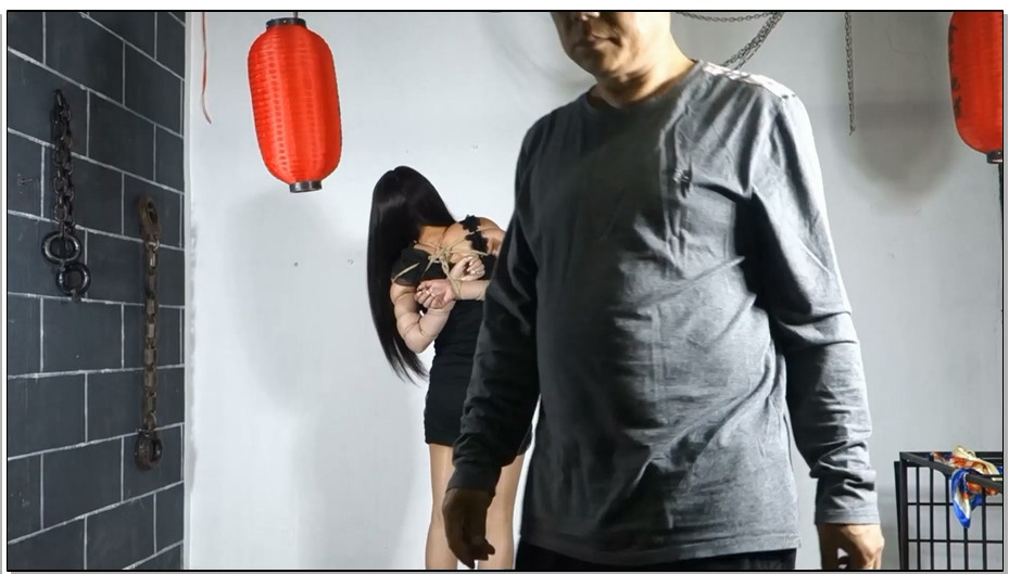 【倾颜阁】嫣儿黑裙肉丝五花倒吊 