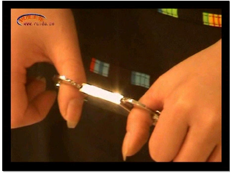 【锐度主张】影棚传真系列－镣铐专辑