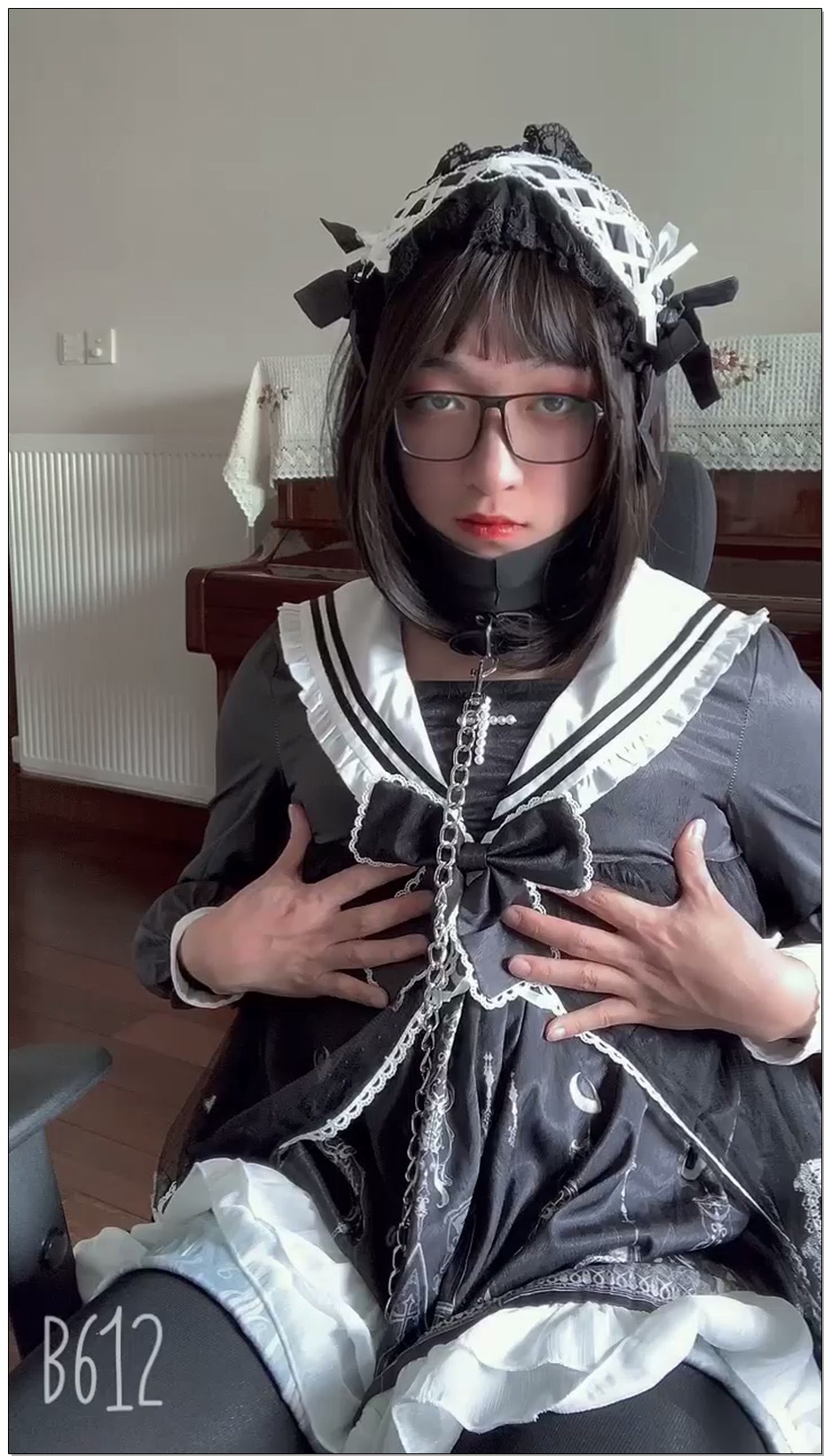 【saber大小姐】想被调教！m腿捆好口枷一戴，嘴里含着不明液体