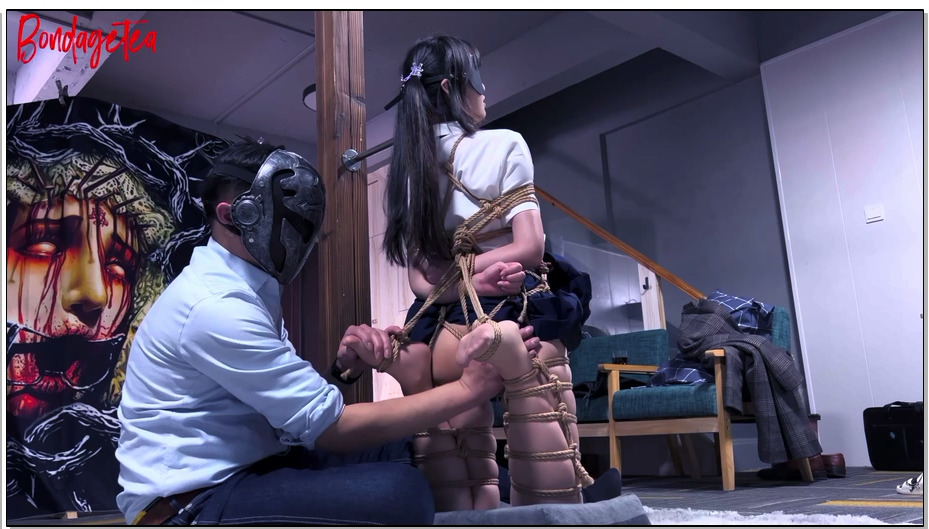 【绳精病】女学生紧缚罚跪乖乖等待主人的训练培养