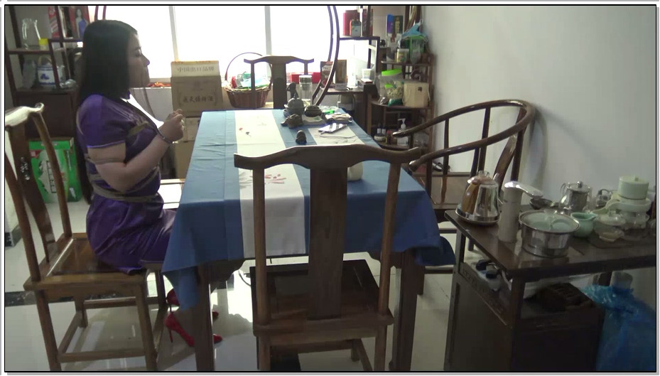 【胜景影视】严密堵嘴，强制戴上不锈钢颈枷