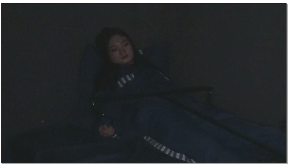 【胜景影视】女犯行刑前的等待 下 死刑前夜女犯被捆绑插标在牢房里很痛苦的一夜