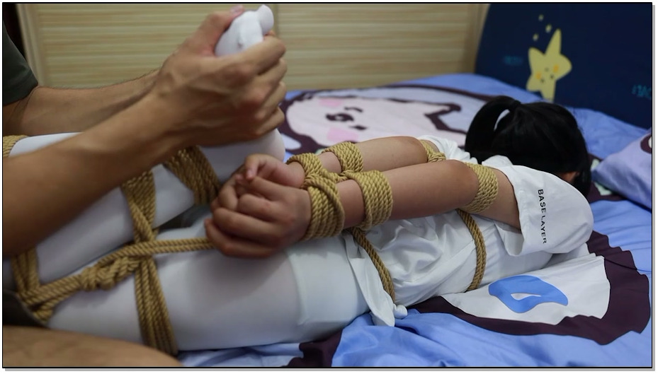 【森萝财团】可爱白丝单马尾小清新m安妮第一次tj疯狂tk扭动的35码小jio