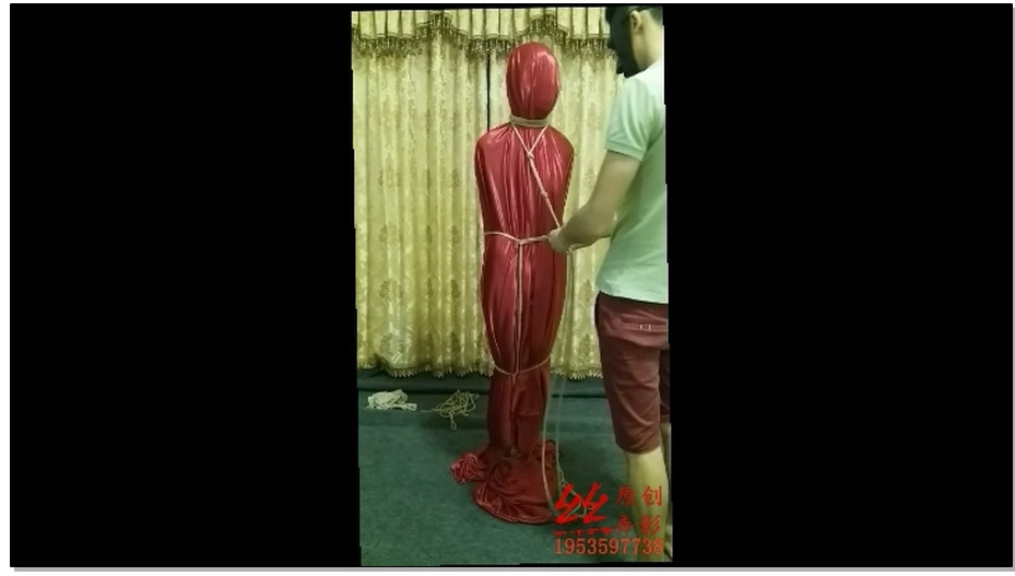 【丝弄影】丝袜丝绸双层全包，胶布堵嘴下的挣扎！丝袜全包尽显朦胧美