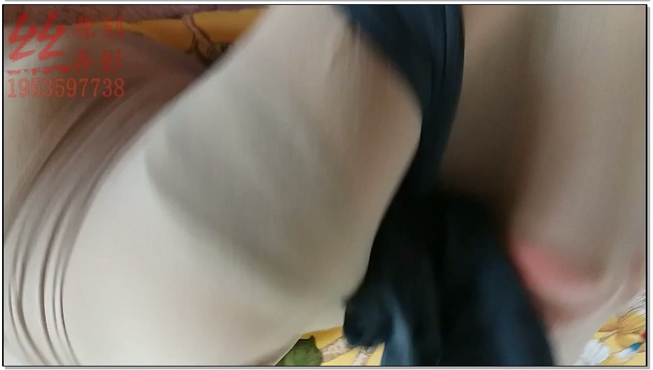 【丝弄影】人妻伮隸，枚红色连裤袜，丝袜包头袋装玩弄！