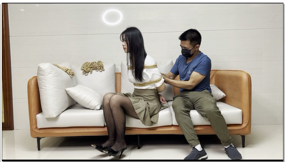 【绳仙岛原创】新人乖乖听话的萍萍第一次尝试捆绑束缚，拿毛毛刷她，她说感觉麻麻酥酥…