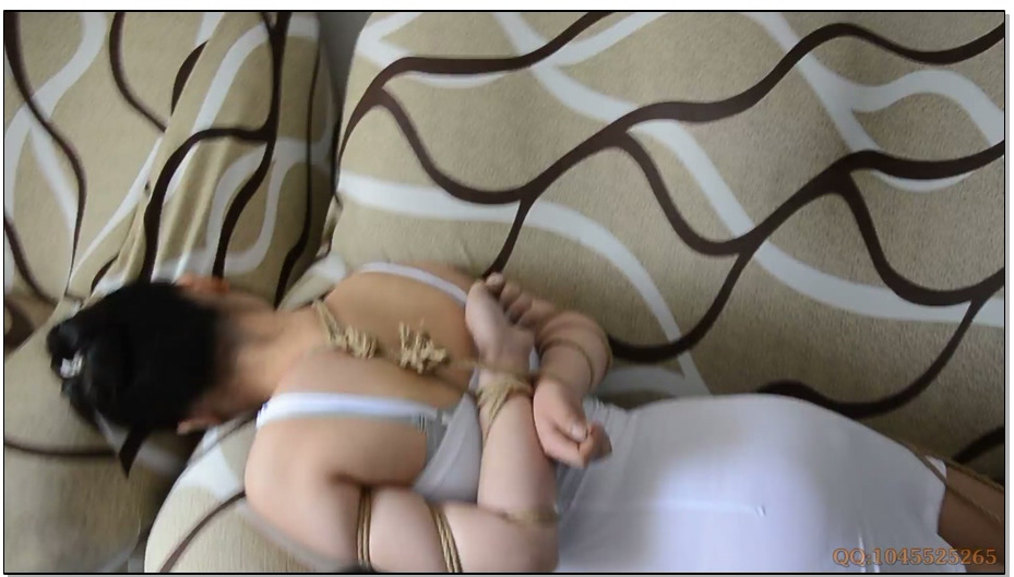 【随心原创】白裙少女下班回家遭遇劫持