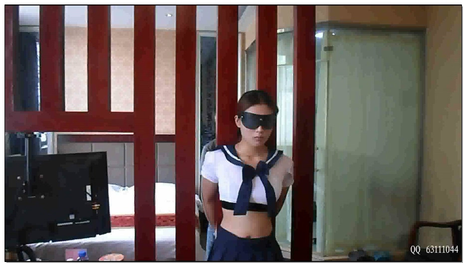 【随心原创】丰满大胸美女铐绑, 单腿吊缚