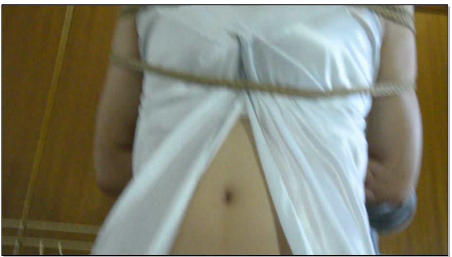 【随心原创】少妇橱中监禁白色睡衣丁字裤调教,已成欲奴