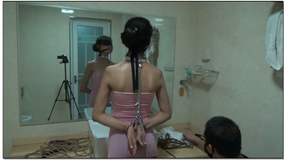 【随心原创】粉嫩小M 浴室享乐 五花大绑 手铐脚镣项圈 冲水浸透 湿身诱惑 清凉夏日