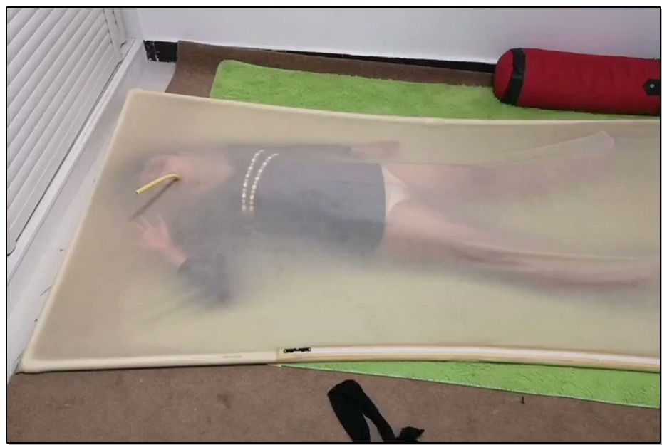 【随心原创】真空乳胶床窒息和体操服白丝驷马