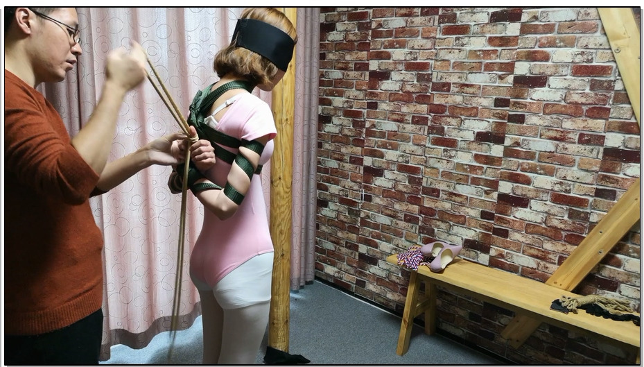 【随心原创】媛媛 体操服美女的责罚 白丝 五花紧缚 耻鲁口球 脚尖垫 分腿凌空悬吊