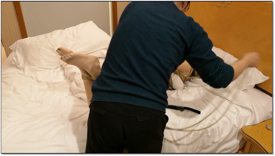 【随心原创】小夕 白色缠绕 大胸铃铛的诱惑 