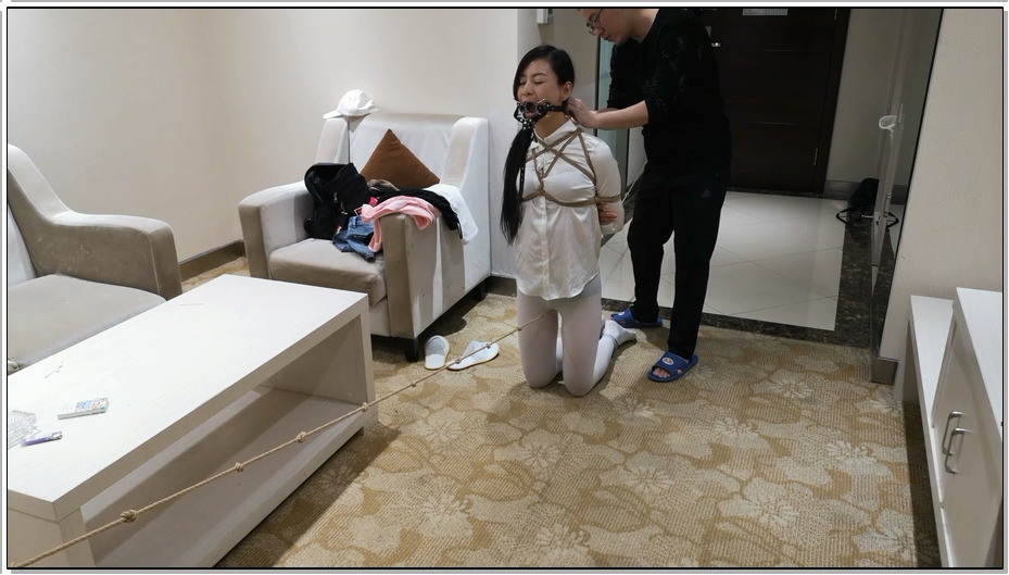 【随心原创】安雅 五花大绑 双腿折叠站不起来 跪地走绳 项圈口伽鼻勾