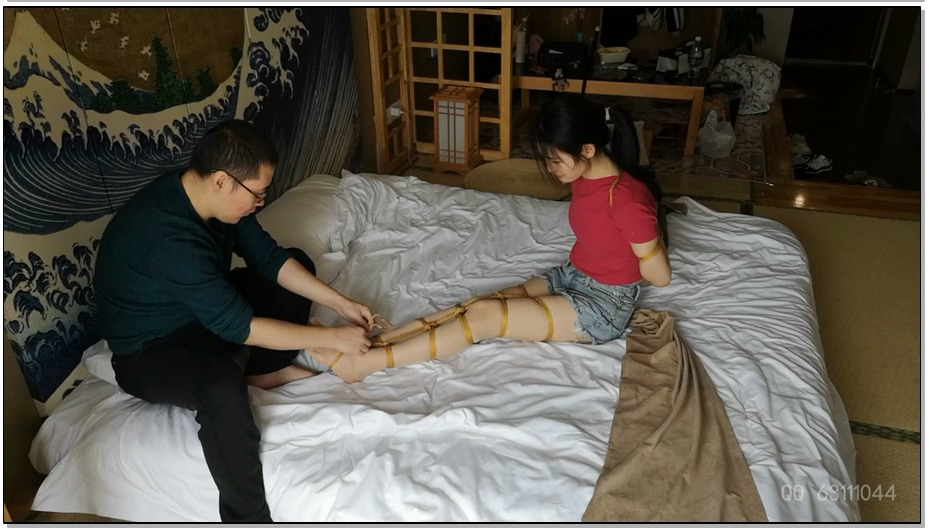 【随心原创】清纯林夕 捆绑初体验 表现不错 很开心 漂亮的小脚丫