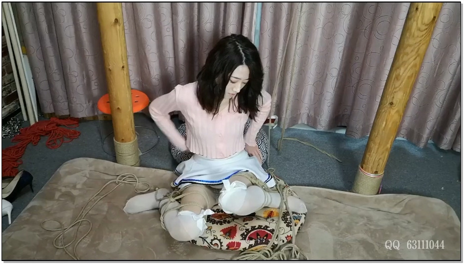 【随心原创】锐轩 刑房里的挠痒调叫 敏感的卷发女郎