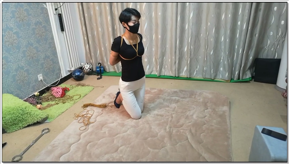 【束缘阁】短发女第一次驷马捆绑
