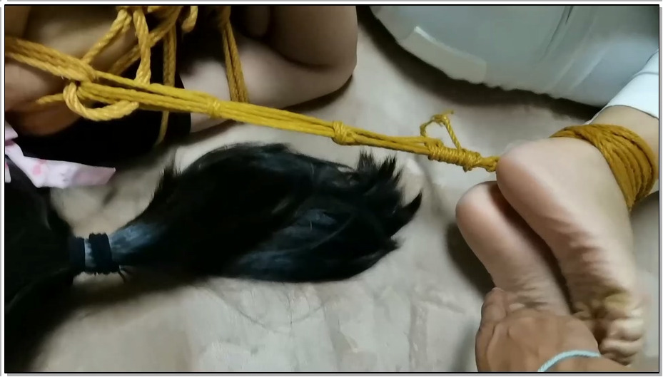 【束缘阁】学妹欣然 小奴养成记 超大口球极限驷马紧缚