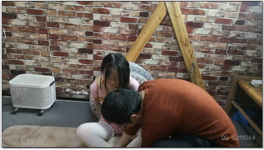 【束缘阁】小学妹初次捆绑 彩彩 体操服白丝 单腿吊 桃缚口球挠痒