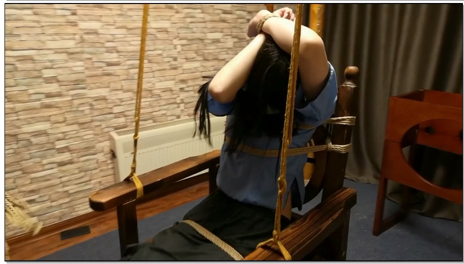 【束缘阁】杨蕊 五四学生服 凳子上鞭打 枷锁凳子固定