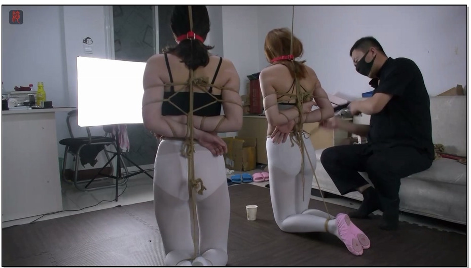 【绳之韵】萝莉闺蜜双人内衣首拍：双人五花、内衣、白丝，股绳、跪姿半吊