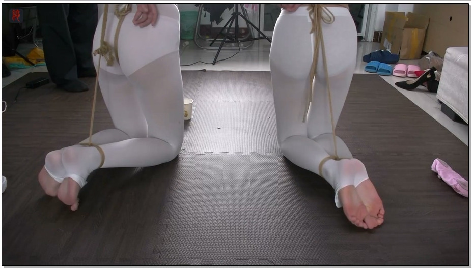 【绳之韵】萝莉闺蜜双人内衣首拍：双人五花、内衣、白丝，股绳、跪姿半吊