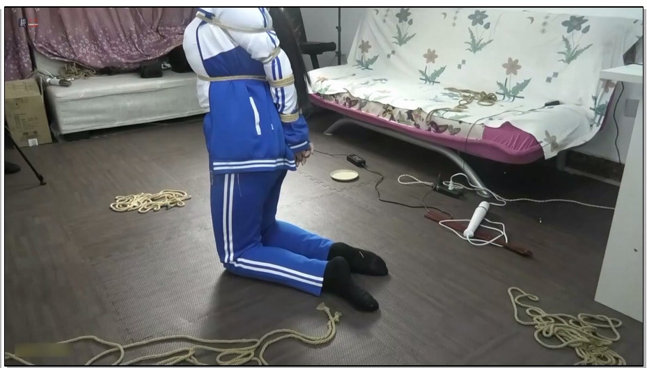 【绳之韵新人，大一女生雨涵】上集：直臂桃缚、加厚纯牛皮鞭拍重度SP