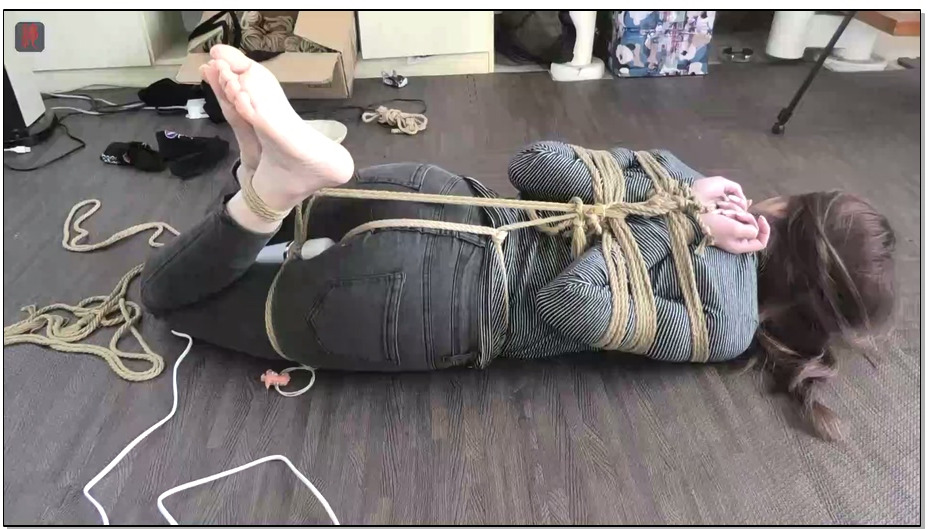 【绳之韵】初染风尘却依旧好看的灵儿，牛仔裤极限驷马，SP、TJ，脱袜玩脚、TK、GC