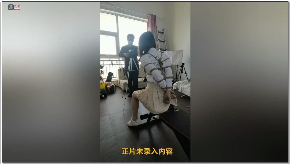 【绳之韵】大一新人，172CM长腿妹子小云：肉丝、小白鞋，驷马、肉丝大嫩脚玩赏、TK，…