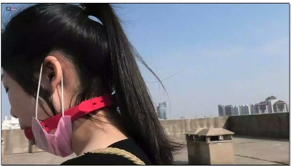 【绳之韵】新人四月捆绑、大口球，楼道长廊、电梯、天台、小花园，多场景户外游戏